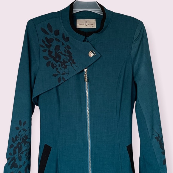 Long Belted Duster Coat / Trench Coat with Pockets - Picture 6 of 9